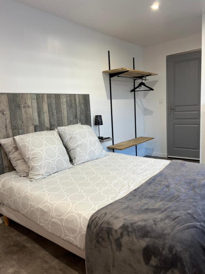 Aux Charmes 1 Bed & Breakfast Isques Luaran gambar
