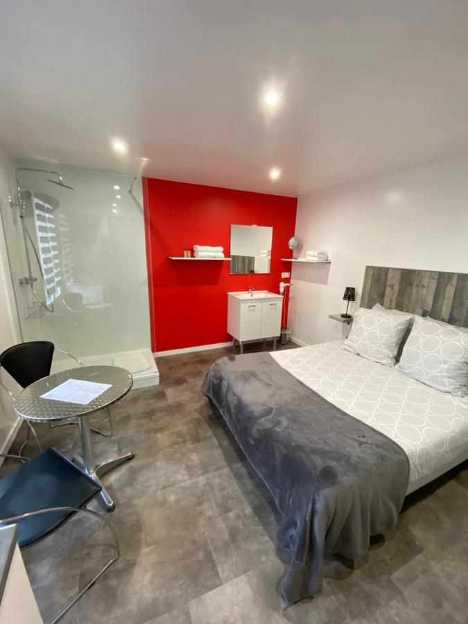 Aux Charmes 1 Bed & Breakfast Isques Luaran gambar
