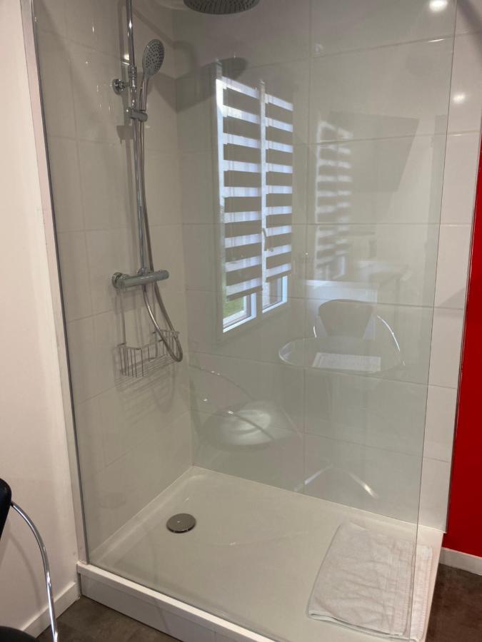 Aux Charmes 1 Bed & Breakfast Isques Luaran gambar